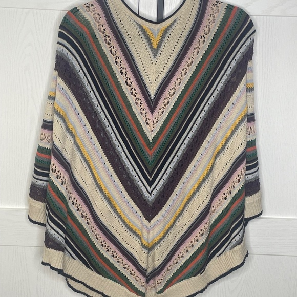 Democracy Knitted Poncho - Picture 4 of 5